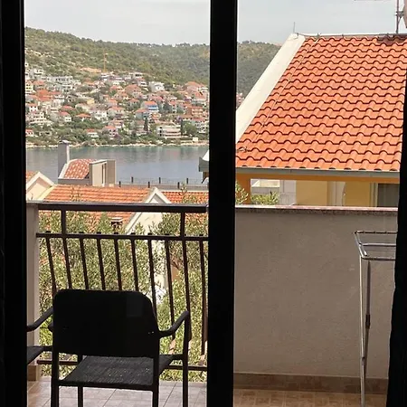 Apartment Jakasa Trogir Exterior photo